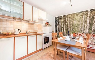 Nice Home in Licko Lesce With 2 Bedrooms and Wifi