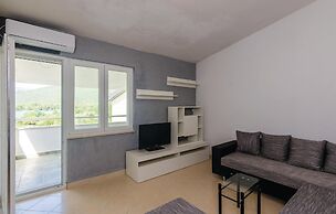 Amazing Home in Hodilje With Wifi and 2 Bedrooms