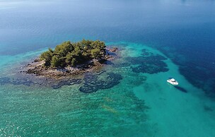 Amazing Home in Hodilje With Wifi and 2 Bedrooms