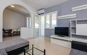 Amazing Home in Hodilje With Wifi and 2 Bedrooms