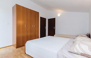 Amazing Home in Hodilje With Wifi and 2 Bedrooms