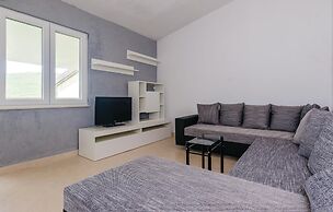 Amazing Home in Hodilje With Wifi and 2 Bedrooms