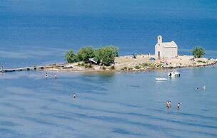 Amazing Apartment in Podgradina With 1 Bedrooms and Wifi