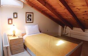 Awesome Home in Nea Makri With Wifi and 3 Bedrooms