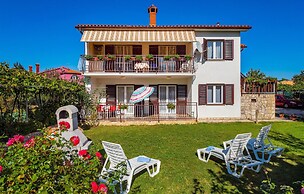 Beautiful Home in Kapelica With Wifi and 2 Bedrooms
