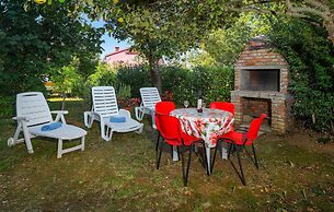 Beautiful Home in Kapelica With Wifi and 2 Bedrooms