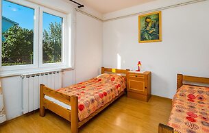 Beautiful Home in Kapelica With Wifi and 2 Bedrooms