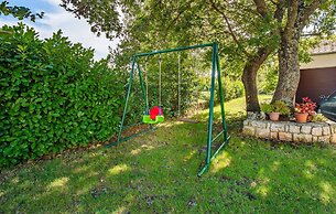 Beautiful Home in Kapelica With Wifi and 2 Bedrooms