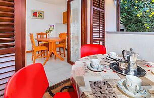 Beautiful Home in Kapelica With Wifi and 2 Bedrooms