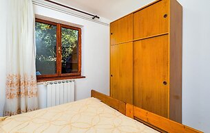 Beautiful Home in Kapelica With Wifi and 2 Bedrooms