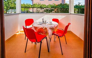 Beautiful Home in Kapelica With Wifi and 2 Bedrooms