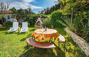 Beautiful Home in Kapelica With Wifi and 2 Bedrooms