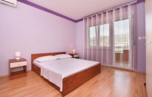 Stunning Home in Srinjine With Wifi and 4 Bedrooms