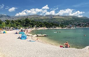 Stunning Home in Srinjine With Wifi and 4 Bedrooms