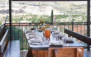 Stunning Home in Srinjine With Wifi and 4 Bedrooms