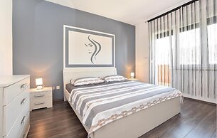 Stunning Home in Srinjine With Wifi and 4 Bedrooms