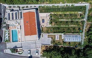 Beautiful Home in Plomin With Jacuzzi, Wifi and 1 Bedrooms