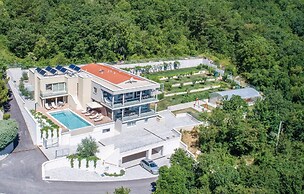 Beautiful Home in Plomin With Jacuzzi, Wifi and 1 Bedrooms