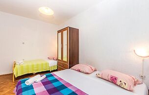 Beautiful Home in Njivice With Wifi and 2 Bedrooms