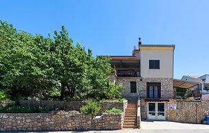 Beautiful Home in Njivice With Wifi and 2 Bedrooms