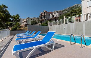 Awesome Home in Dingac With Wifi and 4 Bedrooms