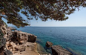 Awesome Home in Dingac With Wifi and 4 Bedrooms