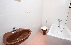 Awesome Home in Dingac With Wifi and 4 Bedrooms