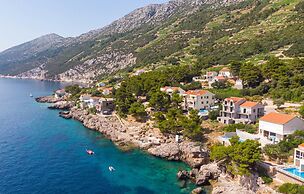 Awesome Home in Dingac With Wifi and 4 Bedrooms