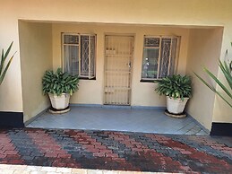 Beautiful 2-bedroomed Guest Cottage in Harare