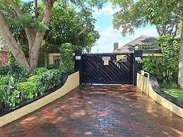 Beautiful 2-bedroomed Guest Cottage in Harare