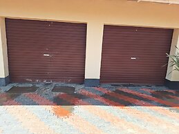 Beautiful 2-bedroomed Guest Cottage in Harare