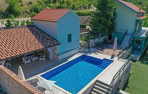 Awesome Home in Poljica Imotska With Wifi and 5 Bedrooms