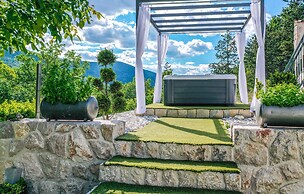 Awesome Home in Poljica Imotska With Wifi and 5 Bedrooms