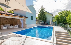 Awesome Home in Poljica Imotska With Wifi and 5 Bedrooms