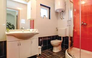 Awesome Home in Poljica Imotska With Wifi and 5 Bedrooms