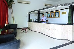 OYO 117 Al Jabriya Suites