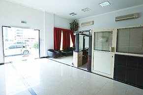 OYO 117 Al Jabriya Suites