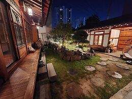 Hanok1957