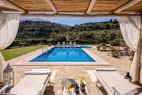 Chania Secluded Gem - Kallithea Private Pool Villa