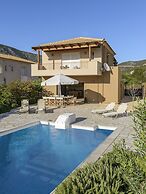 Porto Aqua Vista - Premium Seaside Villa with Pool