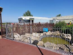 Cayton Pines Lodge at Cayton Bay Holiday Park