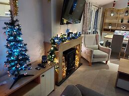 Cayton Pines Lodge at Cayton Bay Holiday Park