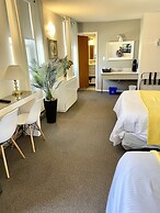 Paradise Inn On The Beach