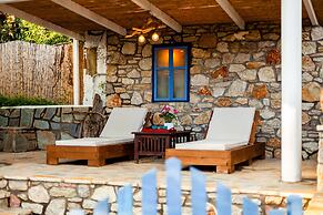 The Blue House Seaside Retreat - Fully Equipped