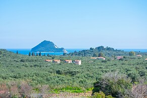 Family Private Homes with Sea View