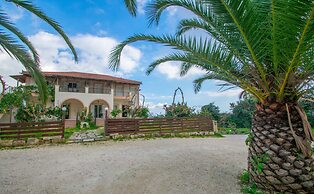 Family Private Homes with Sea View