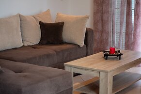 Family Private Homes with Sea View