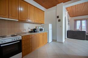 Family Private Homes with Sea View