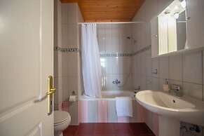 Family Private Homes with Sea View