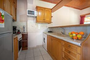 Family Private Homes with Sea View